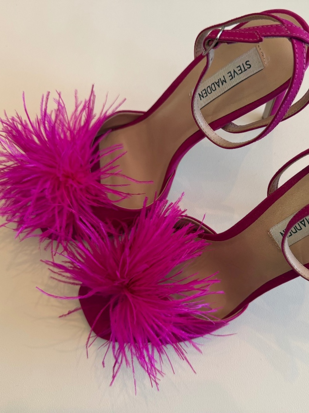 Steve Madden CRUSH Pink Feather Heels - Size 9